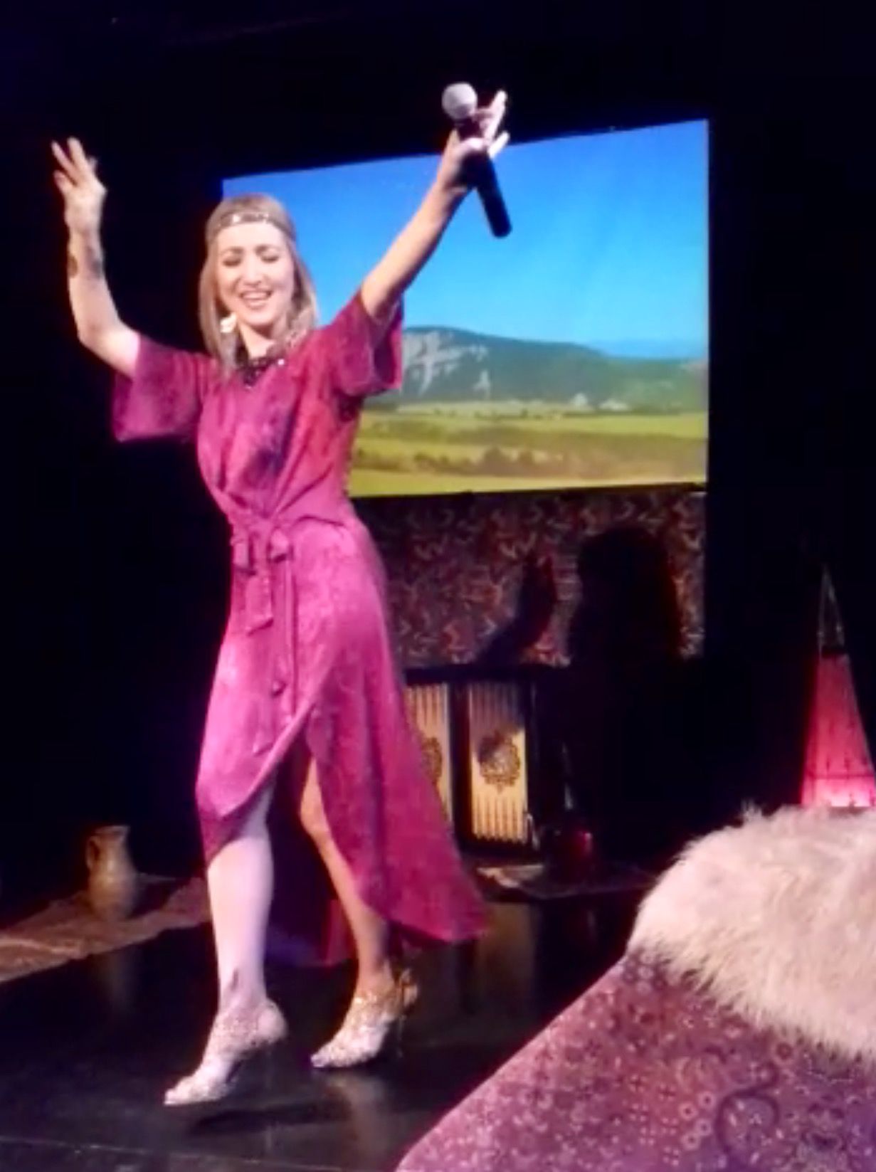 Певица из Карабаха начала турне по Франции с программой "Азербайджанский дух" (ФОТО)