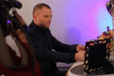 Известному кикбоксеру Эдуарду Мамедову пришлось разнимать азербайджанских ведущих (ФОТО/ВИДЕО)