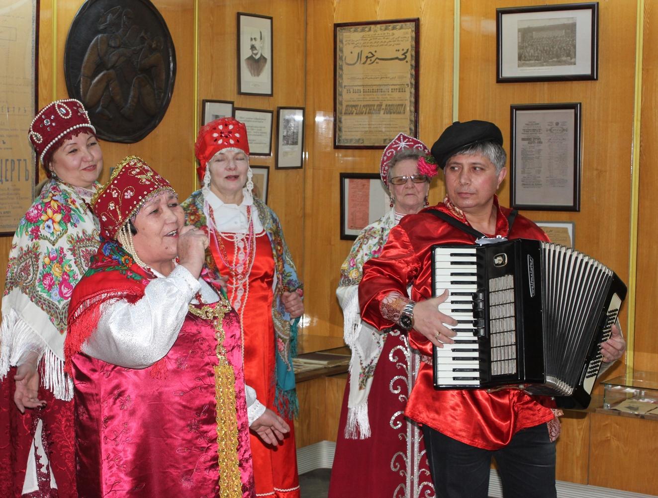 В Баку весело отметили Масленицу (ФОТО)