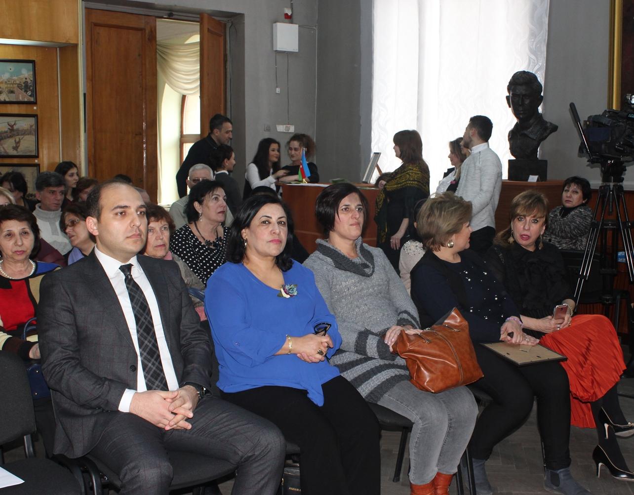 В Баку весело отметили Масленицу (ФОТО)