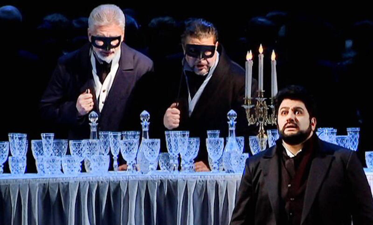 Любовная страсть и три карты Юсифа Эйвазова на сцене Большого театра России  (ФОТО)