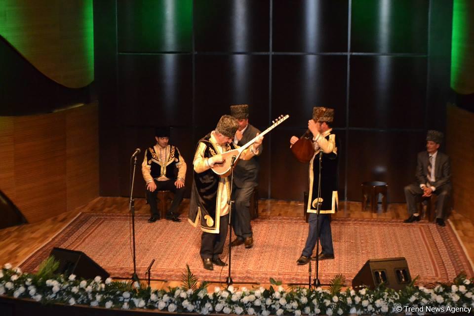 Мир саза и слова Алескера (ФОТО)