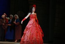 "Сцены из жизни богемы" в Баку (ФОТО)