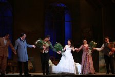 "Сцены из жизни богемы" в Баку (ФОТО)