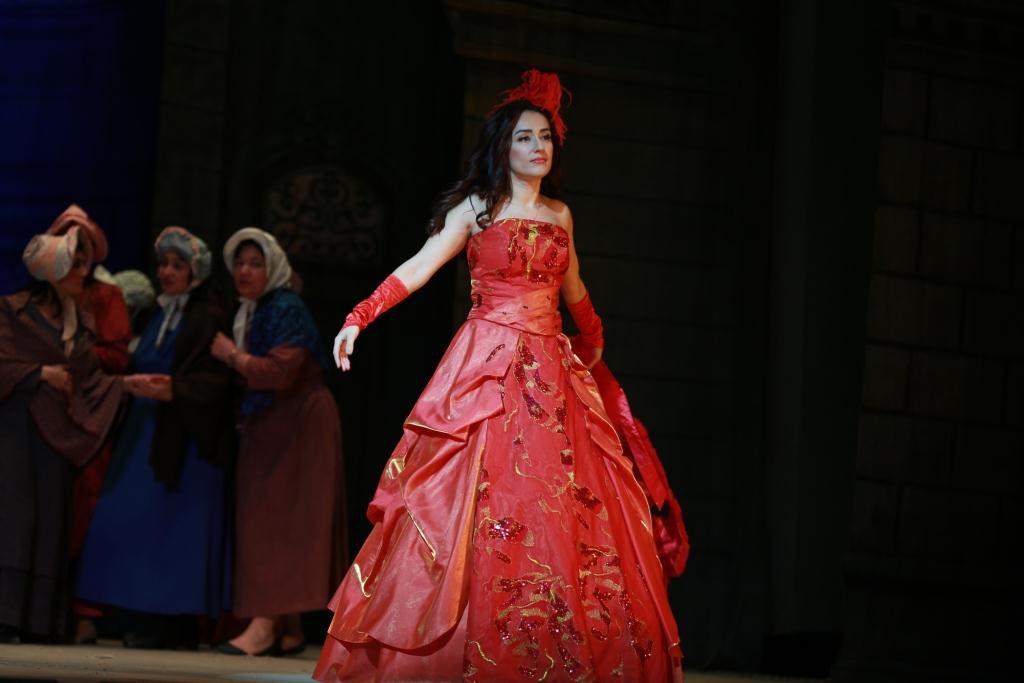 "Сцены из жизни богемы" в Баку (ФОТО)