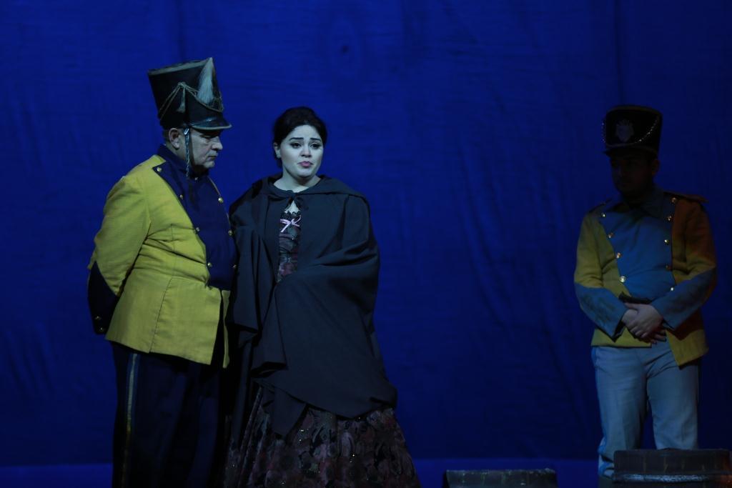 "Сцены из жизни богемы" в Баку (ФОТО)