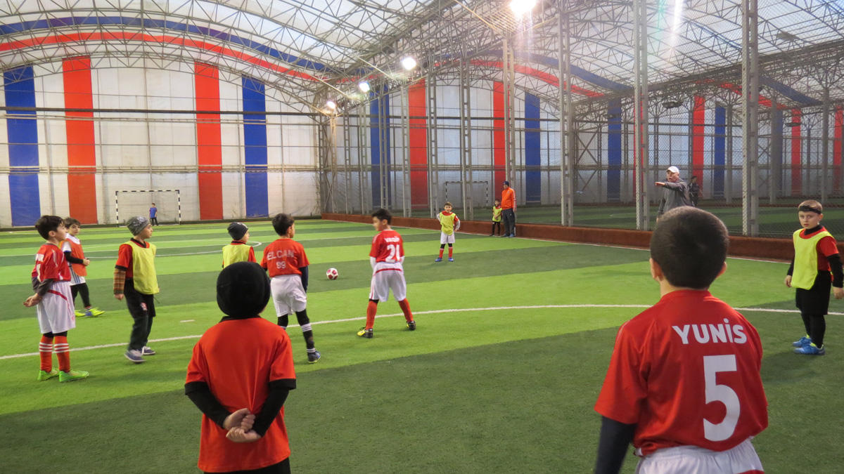 Состоялся первый товарищеский матч футбольной школы AZFAR (ФОТО/ВИДЕО)