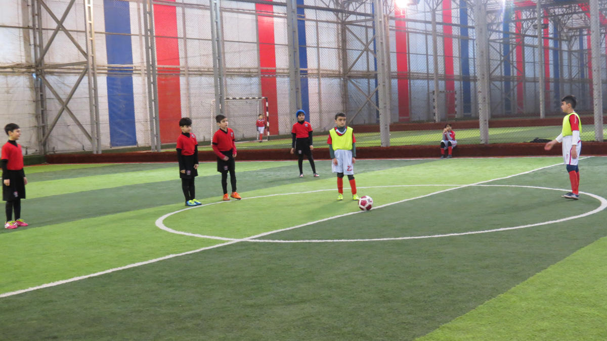 Состоялся первый товарищеский матч футбольной школы AZFAR (ФОТО/ВИДЕО)