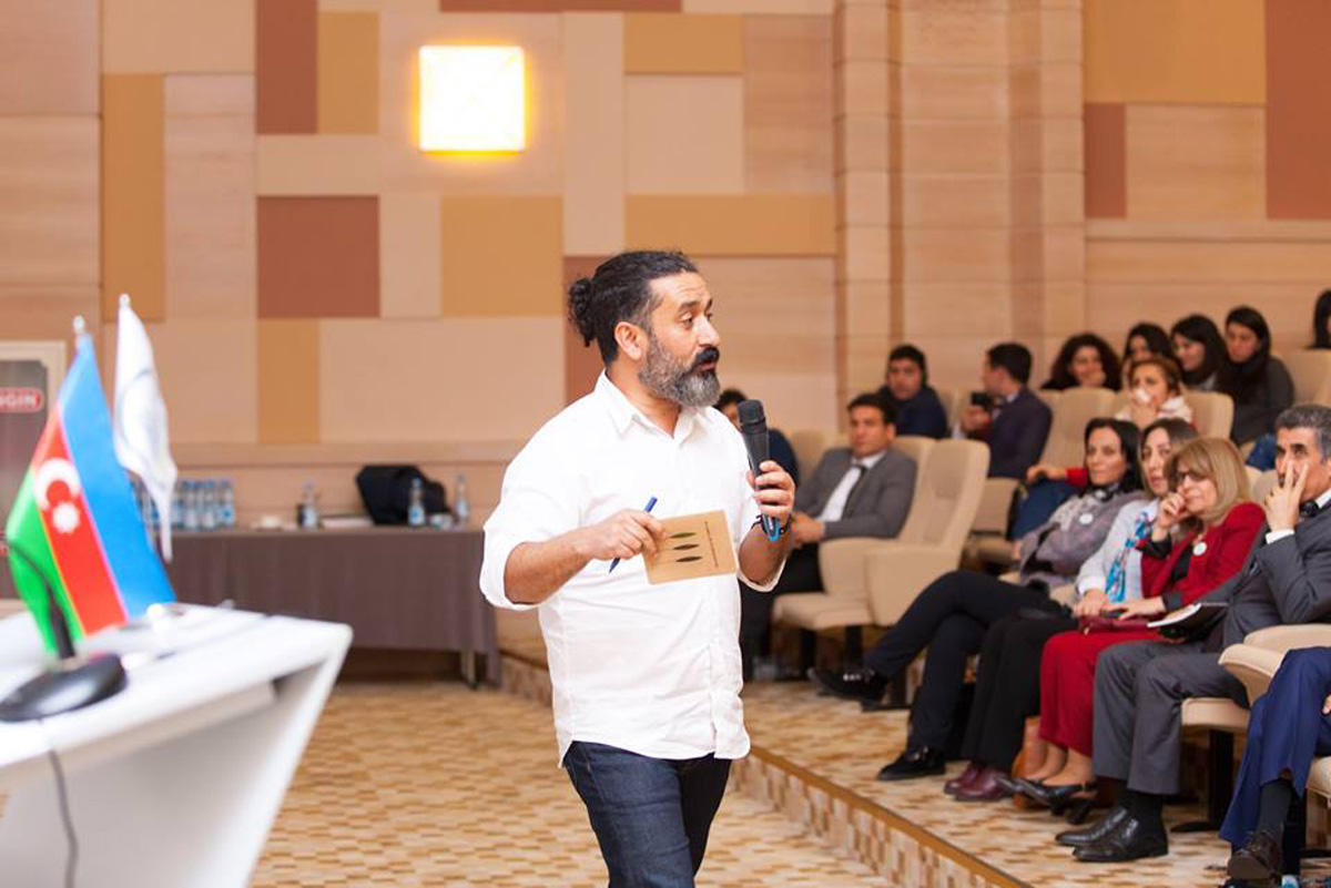 В Баку прошел первый Международный форум PR-творчества (ФОТО)