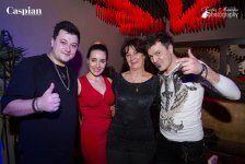 В Баку прошла вечеринка "Поднимаем руки вверх!" в стиле 90-х (ФОТО)