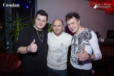 В Баку прошла вечеринка "Поднимаем руки вверх!" в стиле 90-х (ФОТО)