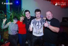 В Баку прошла вечеринка "Поднимаем руки вверх!" в стиле 90-х (ФОТО)