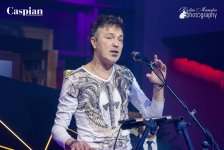 В Баку прошла вечеринка "Поднимаем руки вверх!" в стиле 90-х (ФОТО)