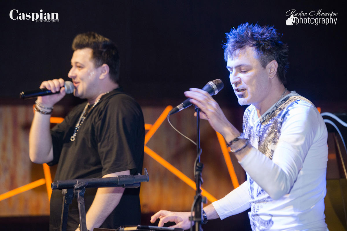 В Баку прошла вечеринка "Поднимаем руки вверх!" в стиле 90-х (ФОТО)