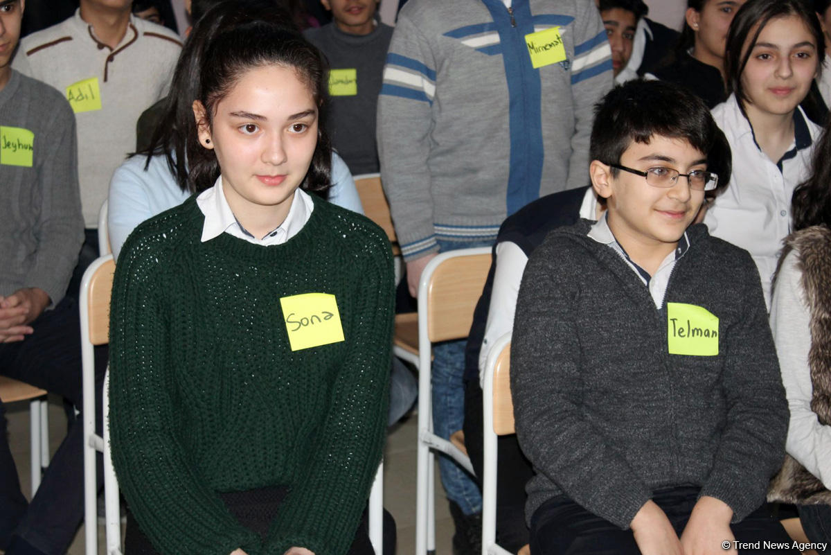 США запустили в Азербайджане новый проект по поддержке детей вынужденных переселенцев (ФОТО)