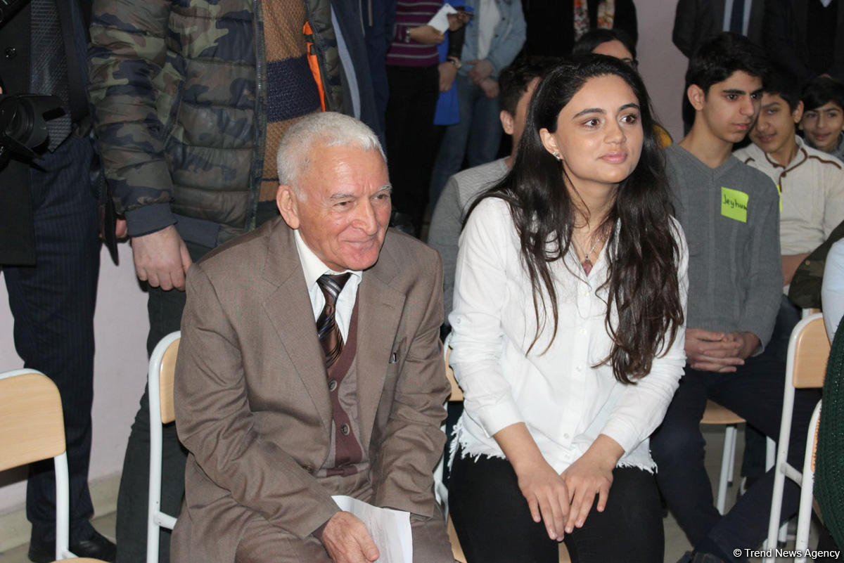 США запустили в Азербайджане новый проект по поддержке детей вынужденных переселенцев (ФОТО)