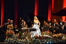 Лала Мамедова выступила против суеверий и отметила 40-летие потрясающим концертом "Женщина, которая поет" (ФОТО)