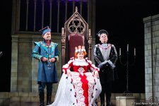 Русдрама имени Самеда Вургуна - 98 знаков качества (ФОТО)