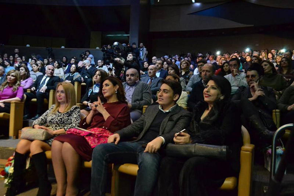 Лала Мамедова выступила против суеверий и отметила 40-летие потрясающим концертом "Женщина, которая поет" (ФОТО)