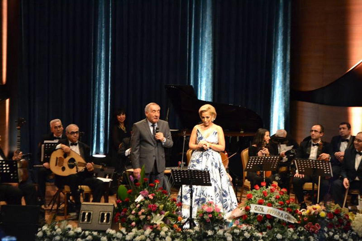 Лала Мамедова выступила против суеверий и отметила 40-летие потрясающим концертом "Женщина, которая поет" (ФОТО)