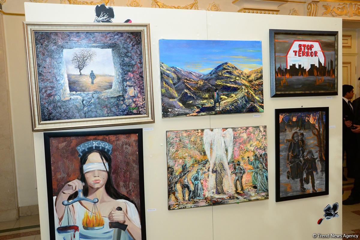 В Баку состоялись выставка и литературно-художественное мероприятие "Голос Карабаха" (ФОТО)