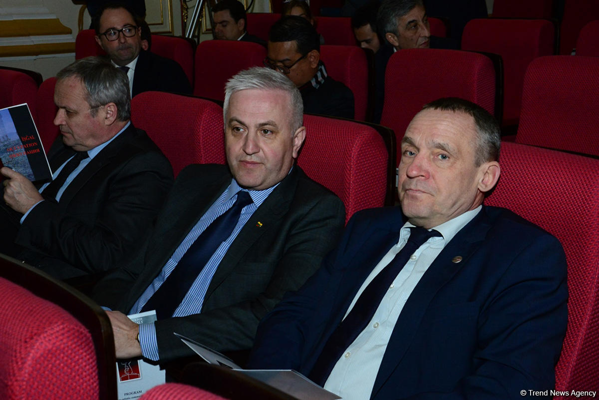 В Баку состоялись выставка и литературно-художественное мероприятие "Голос Карабаха" (ФОТО)