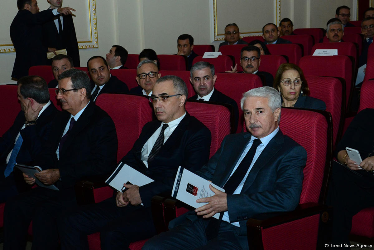 В Баку состоялись выставка и литературно-художественное мероприятие "Голос Карабаха" (ФОТО)