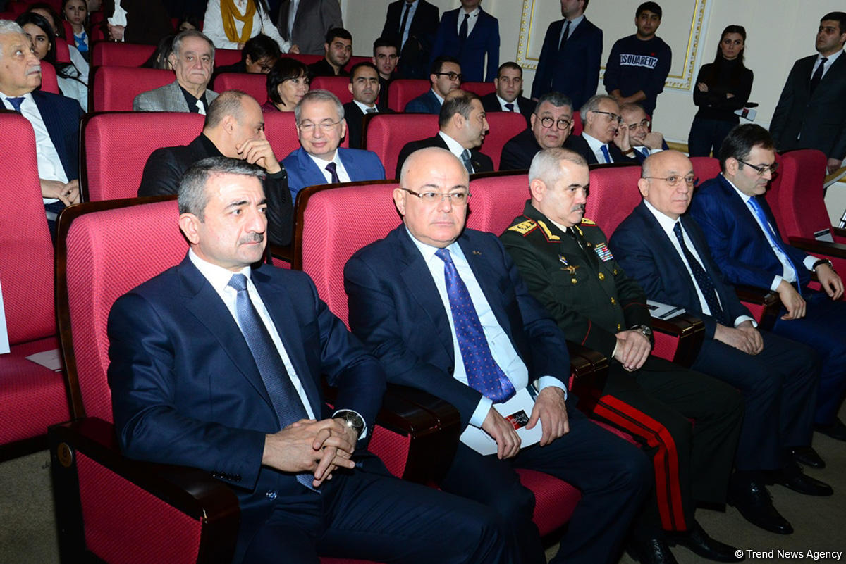 В Баку состоялись выставка и литературно-художественное мероприятие "Голос Карабаха" (ФОТО)