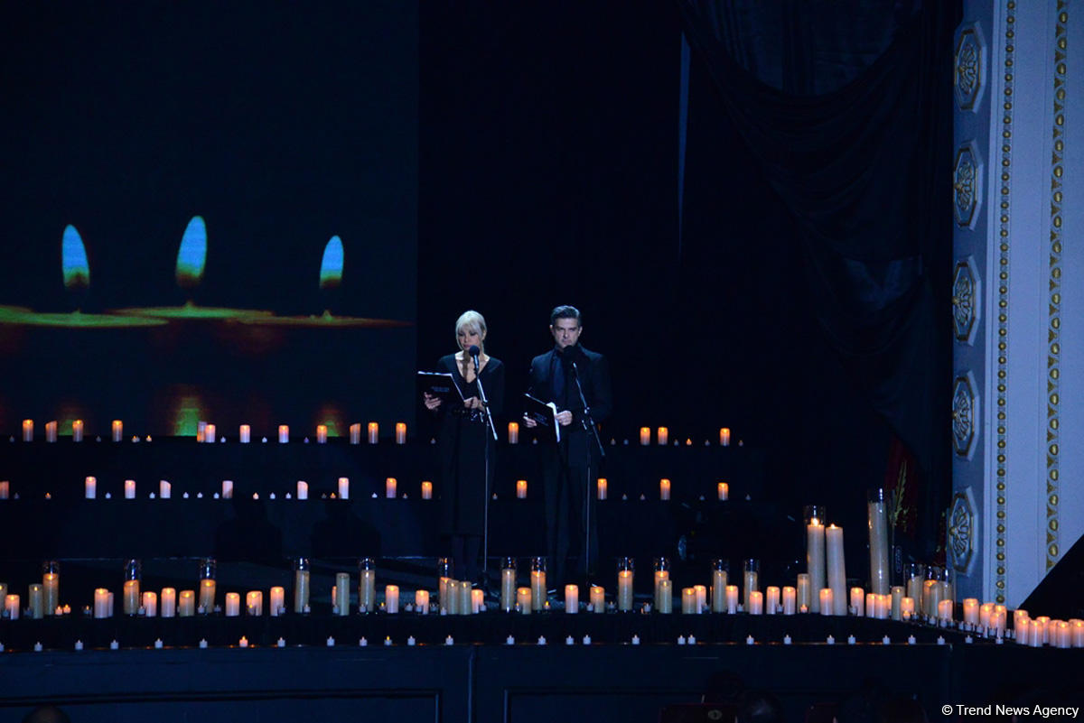 В Баку состоялись выставка и литературно-художественное мероприятие "Голос Карабаха" (ФОТО)