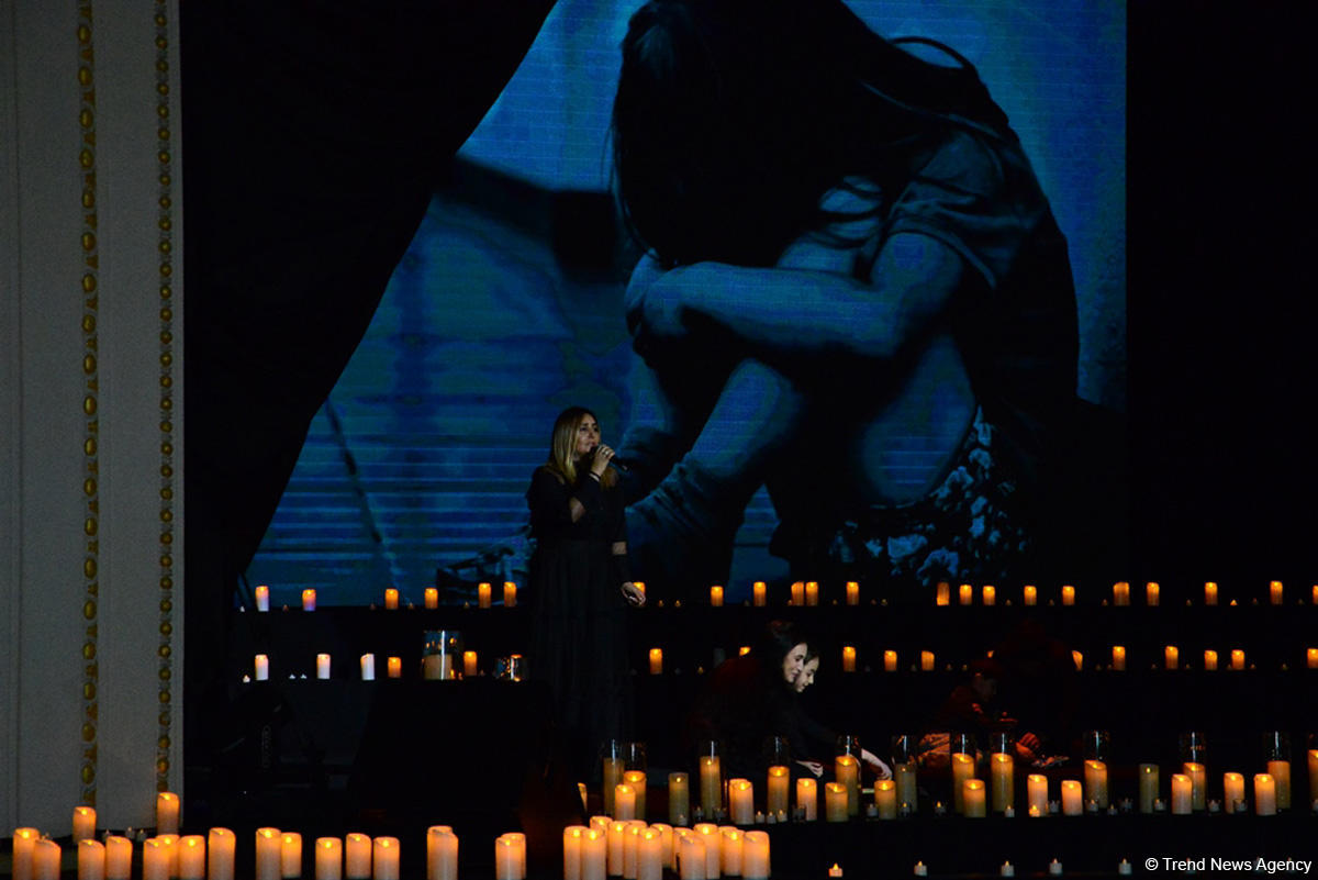 В Баку состоялись выставка и литературно-художественное мероприятие "Голос Карабаха" (ФОТО)