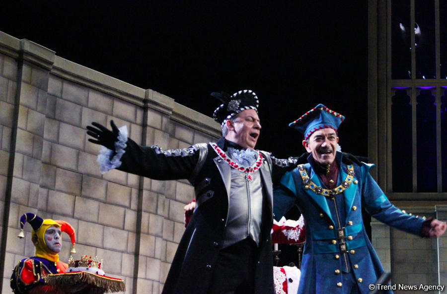 Русдрама имени Самеда Вургуна - 98 знаков качества (ФОТО)