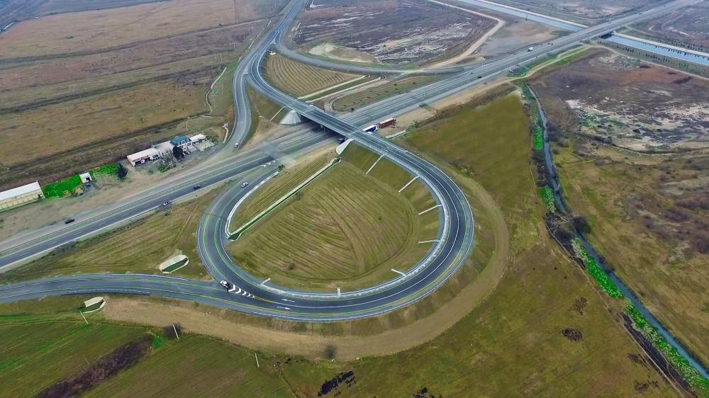 Президент Ильхам Алиев принял участие в открытии реконструированного участка Аран-Гарагаджи дороги Мингячевир-Бахрамтепе (ФОТО)