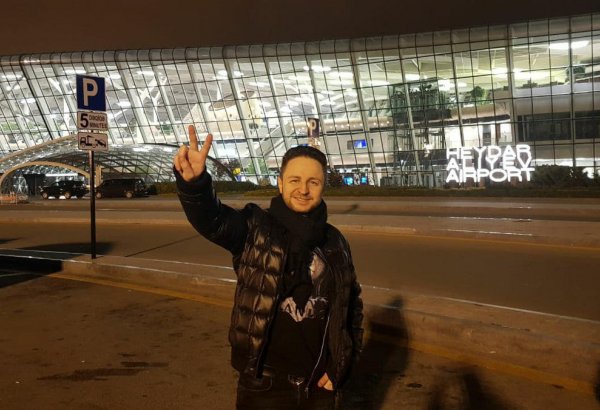 Участник российского "Голоса" приехал в Баку (ФОТО)