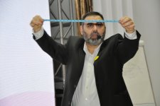 В Баку показали как управлять жизнью и временем (ФОТО)