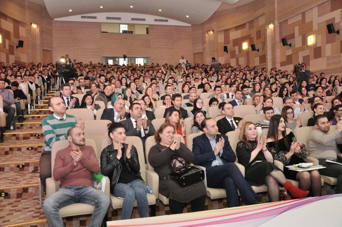 В Баку показали как управлять жизнью и временем (ФОТО)