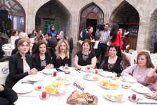 Азербайджанские женщины отмечают 8 марта (ФОТО)