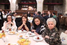 Азербайджанские женщины отмечают 8 марта (ФОТО)