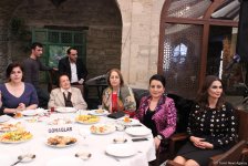 Азербайджанские женщины отмечают 8 марта (ФОТО)