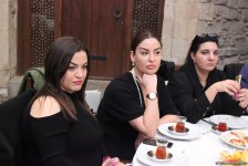 Азербайджанские женщины отмечают 8 марта (ФОТО)