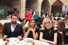 Азербайджанские женщины отмечают 8 марта (ФОТО)