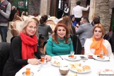 Азербайджанские женщины отмечают 8 марта (ФОТО)