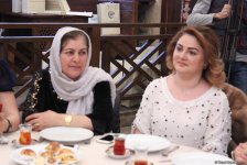 Азербайджанские женщины отмечают 8 марта (ФОТО)