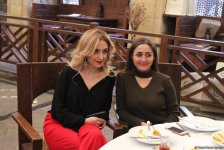 Азербайджанские женщины отмечают 8 марта (ФОТО)