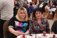 Азербайджанские женщины отмечают 8 марта (ФОТО)