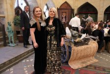 Азербайджанские женщины отмечают 8 марта (ФОТО)