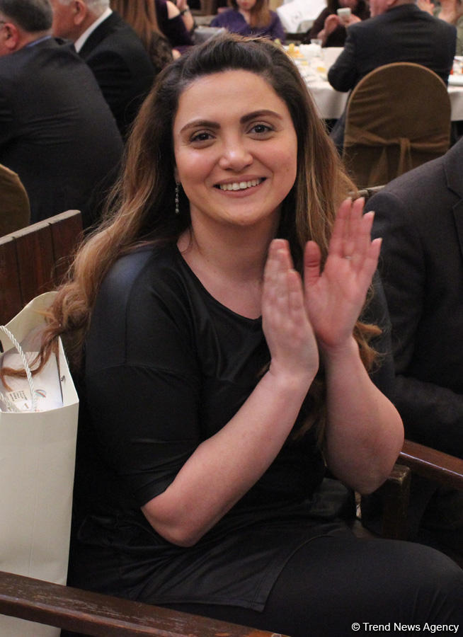 Азербайджанские женщины отмечают 8 марта (ФОТО)