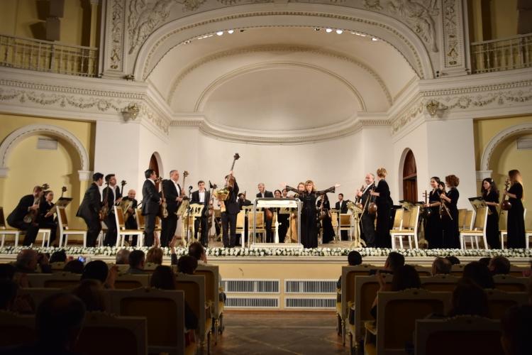 Как азербайджанские музыканты поздравили с 8 марта (ФОТО)