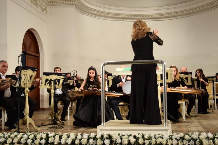 Как азербайджанские музыканты поздравили с 8 марта (ФОТО)