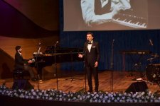 Мир любви: Азербайджанская молодежь поздравляет с 8 марта (ФОТО)