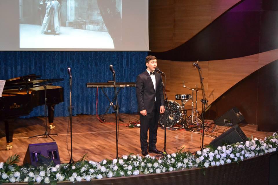 Мир любви: Азербайджанская молодежь поздравляет с 8 марта (ФОТО)